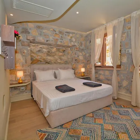Sea-Front Jacuzzi & Garden Luxury 
