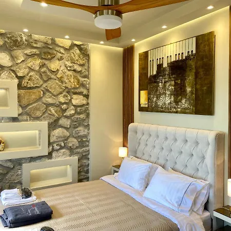 Sea-Front Jacuzzi & Garden Luxury 